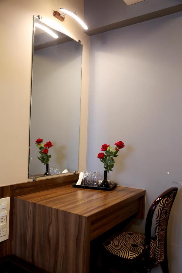 Hotel Sea Shore Navi Mumbai Buitenkant foto