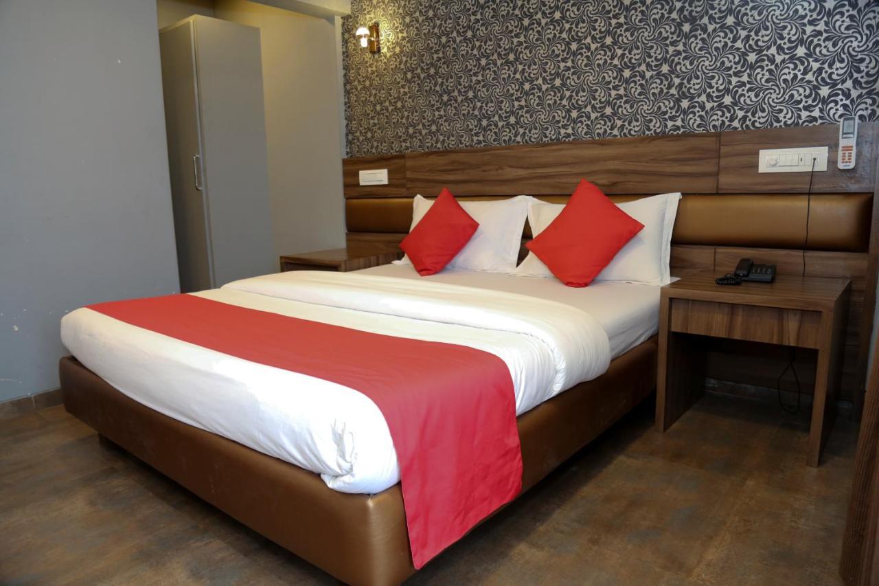 Hotel Sea Shore Navi Mumbai Buitenkant foto