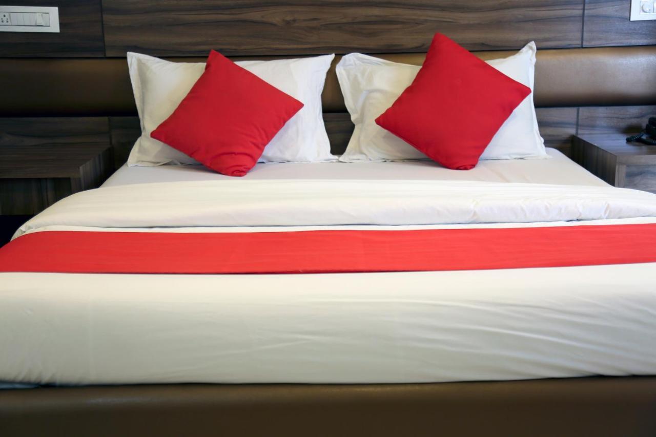 Hotel Sea Shore Navi Mumbai Buitenkant foto